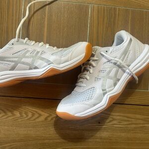 EUC - Women’s ASICS Upcourt 5 - SZ 8.5